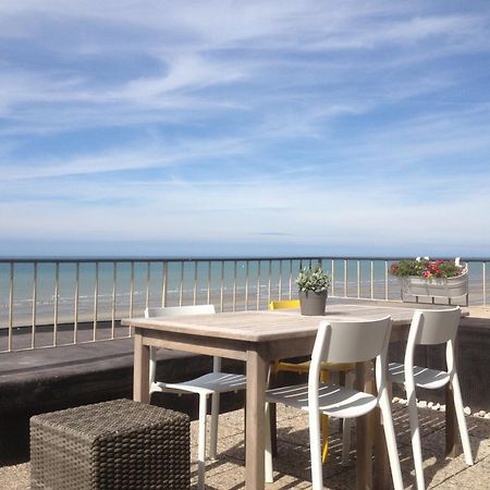 Апартаменти Zeedijk44 - Frontal Sea View Penthouse Де-Панне Екстер'єр фото
